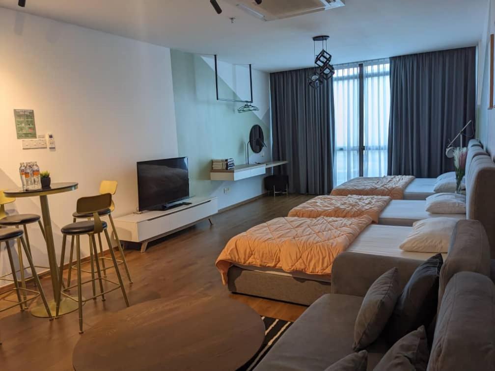 Summer Suites Apartment-The Summer Shopping Mall Kota Samarahan エクステリア 写真